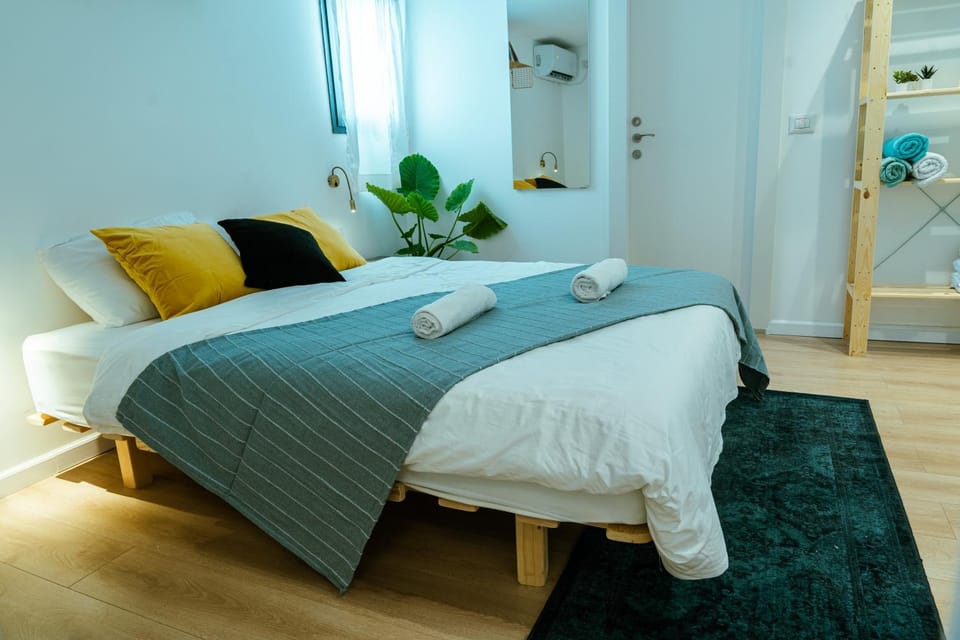 Bed, Photo of the whole room, Bedroom, towels, wardrobe