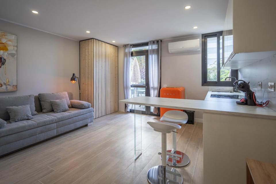 Kitchen or kitchenette, Living room, Dining area