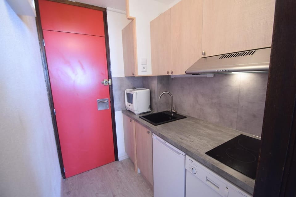 oven, kitchen
