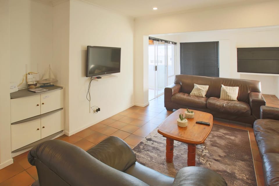 BBQ facilities, TV and multimedia