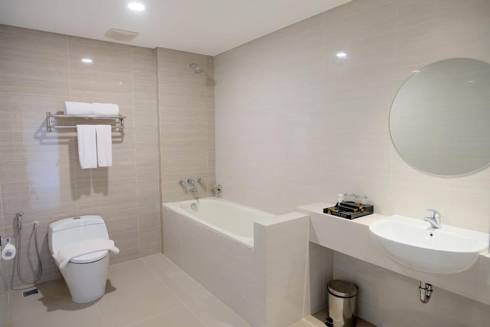 Toilet, Bath