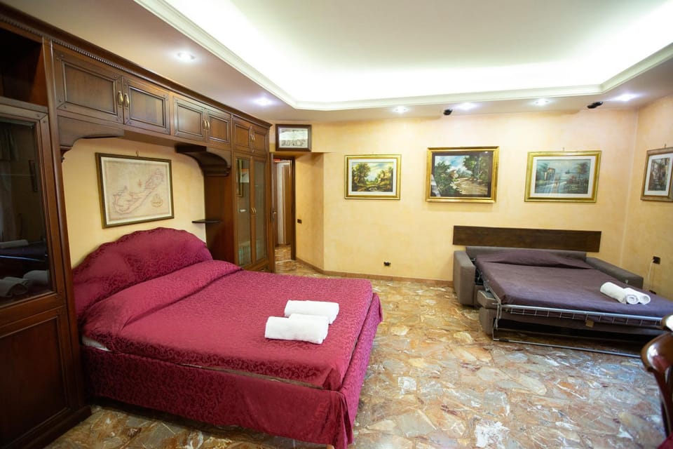 DOMUS PATRIZIA ROMANA 6 Persone Apartment in Rome