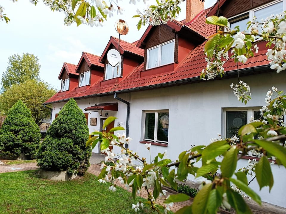 Property building, Facade/entrance, Spring, Day, Garden, Garden view