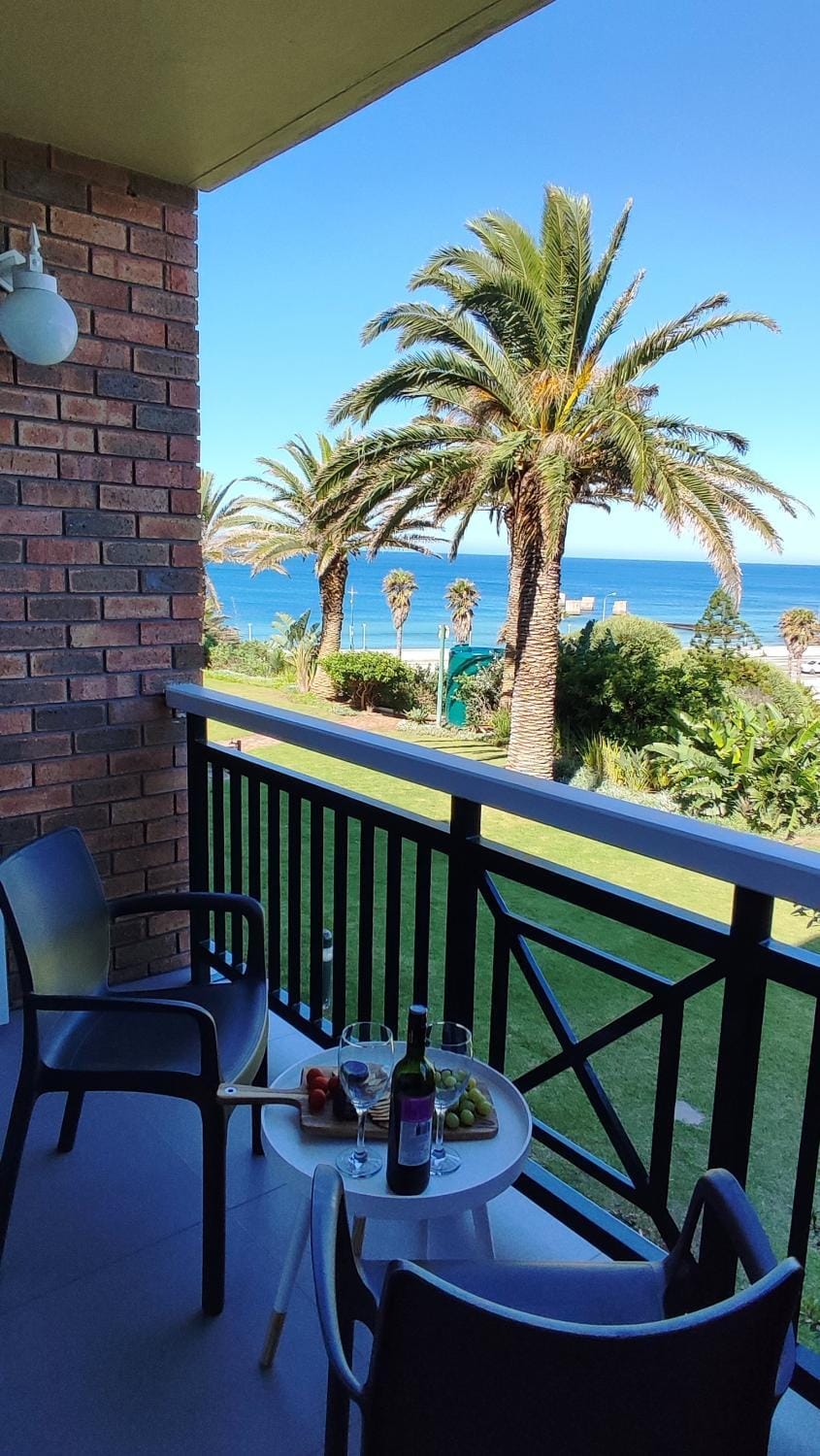 Blueviews Deluxe at Brookes Hill Suites Apartment in Port Elizabeth