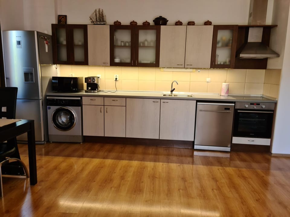 Coffee/tea facilities, Kitchen or kitchenette, dishwasher, minibar, pet friendly, washing machine