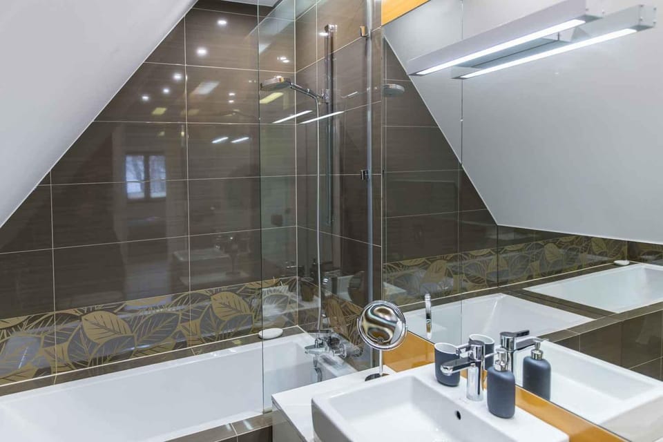 Bathroom, Bath