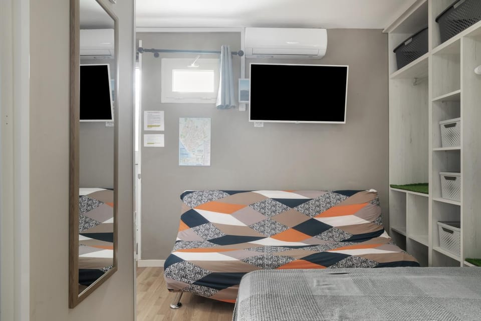 Living room, Bedroom