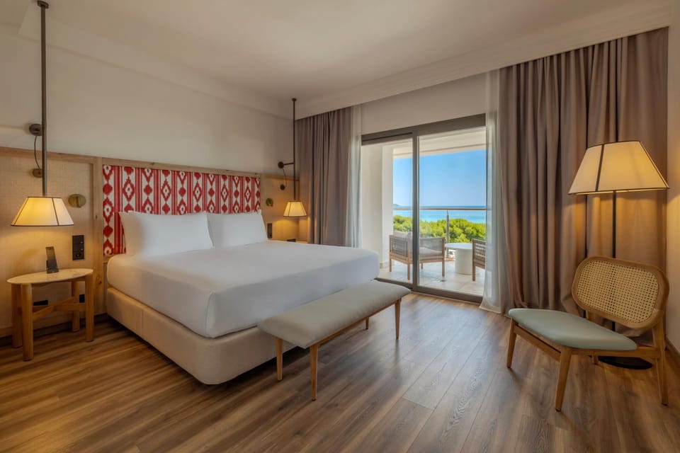 Bed, Bedroom, Sea view