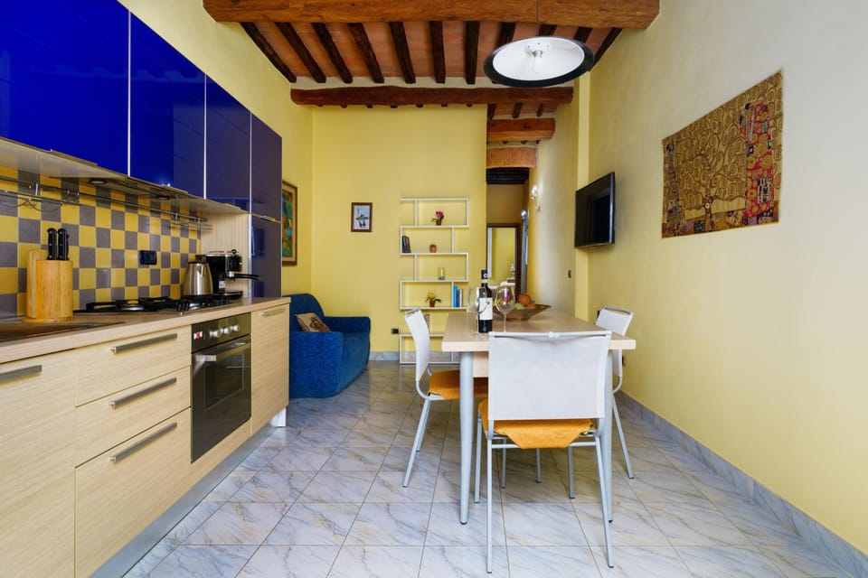 19 Lodge Apartment in Siena