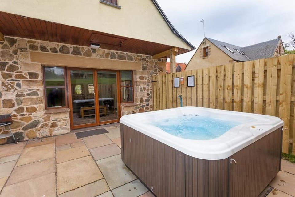 Laurel Cottage at Williamscraig Holiday Cottages Apartment in Scotland