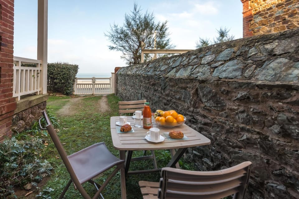 Patio, Sea view