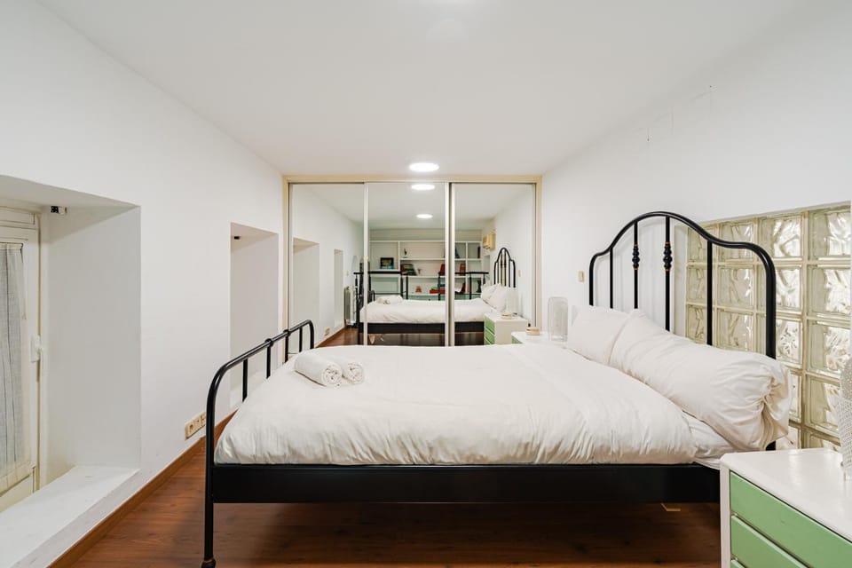 Bed, Bedroom