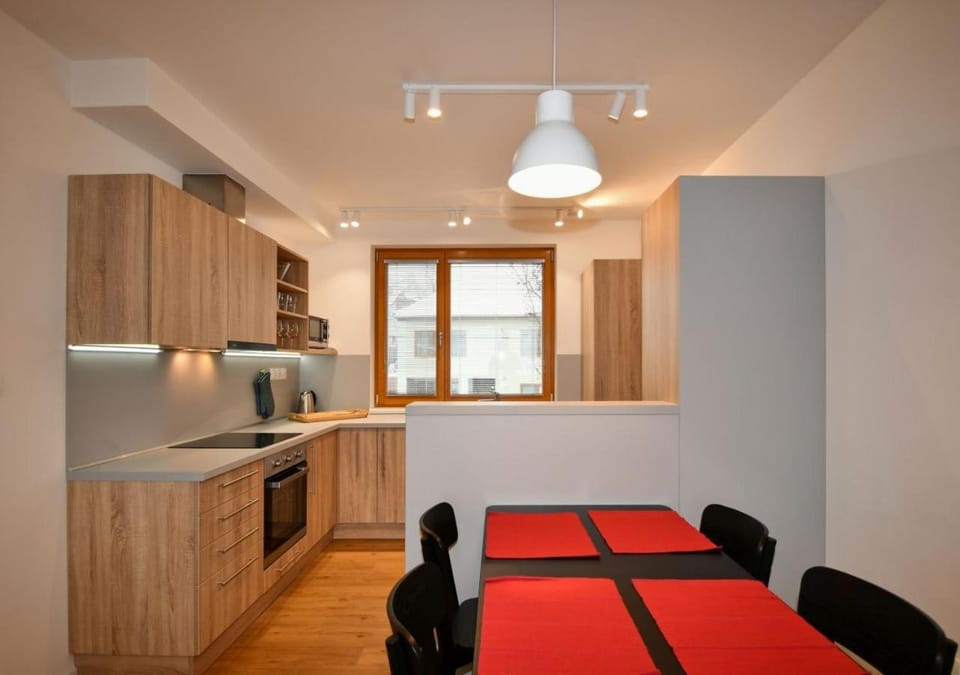 Kitchen or kitchenette, Photo of the whole room, Dining area, stove