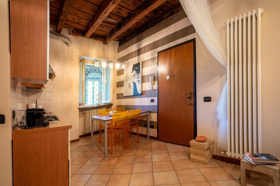 Kitchen or kitchenette, Dining area, pet friendly