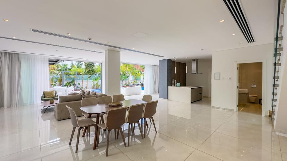 Living room, Seating area, Dining area