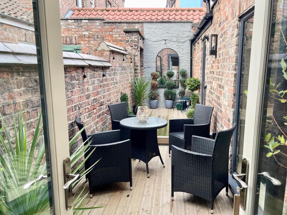 Patio, Balcony/Terrace