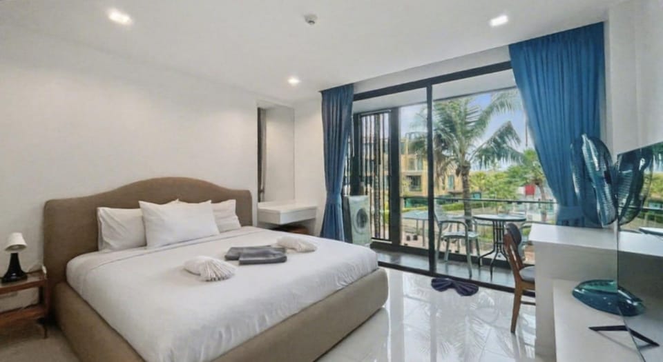 Pixels - Ocean Front Studio with Pool View Cape Panwa Apartment in Wichit