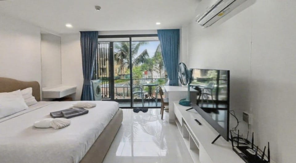 Bed, Living room, Bedroom