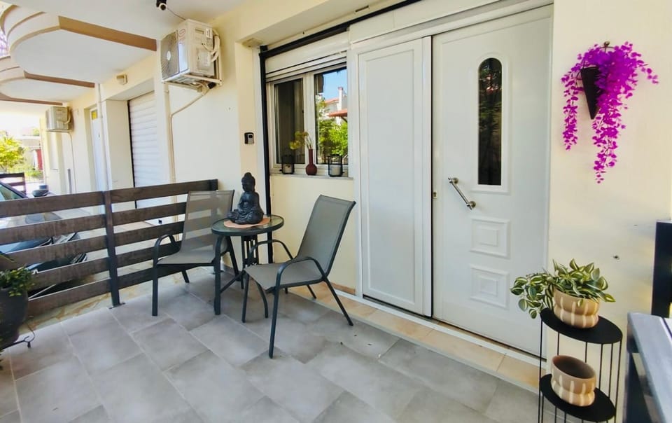 View (from property/room), Balcony/Terrace, Dining area