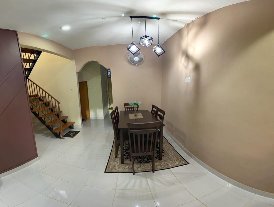 Naufa Homestay 2 3R3B Machang House in Malaysia