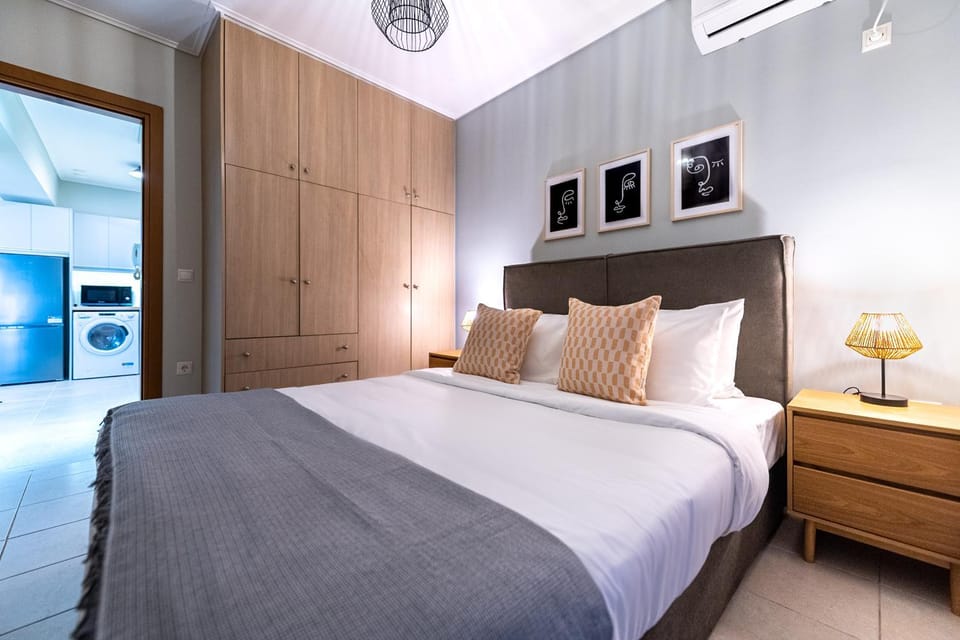 Bed, Photo of the whole room, Bedroom, wardrobe, air conditioner