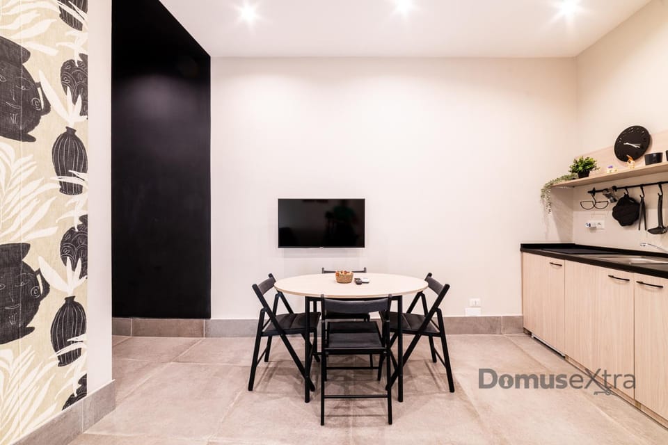 TV and multimedia, Kitchen or kitchenette, Living room, Seating area, Dining area, minibar