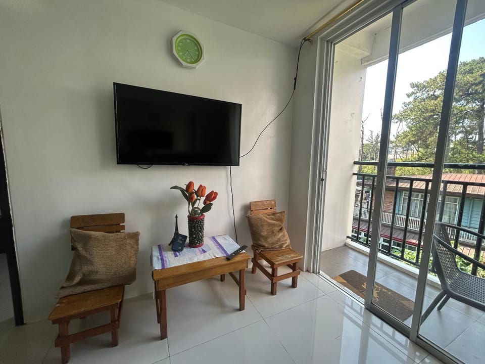 2BR Burnham Hill Condo for 8 -DOT Accredited Apartment hotel in Baguio
