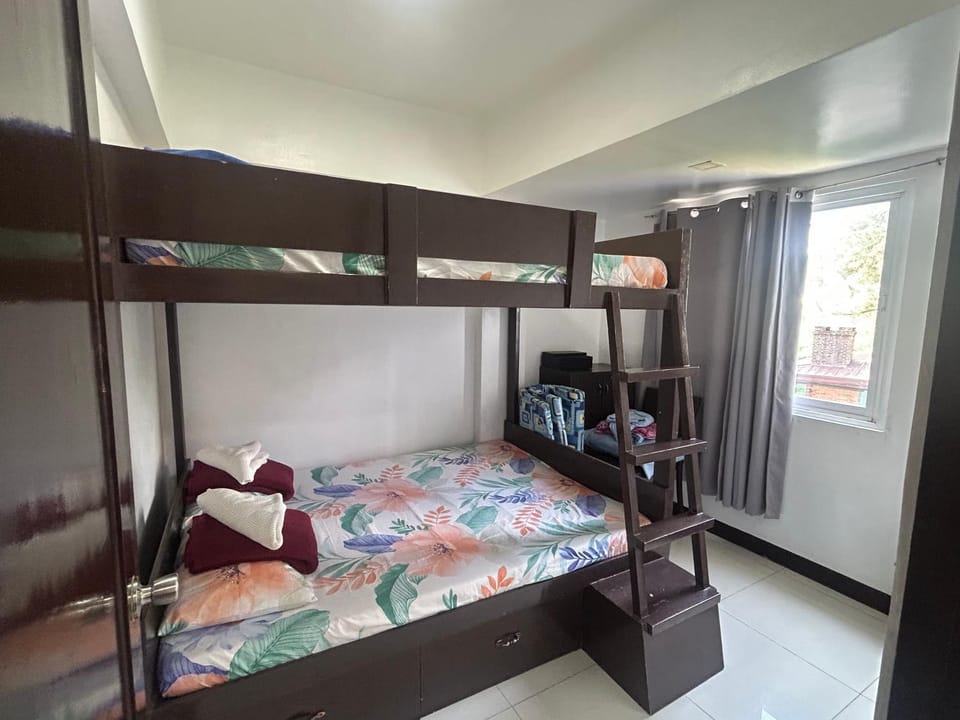 2BR Burnham Hill Condo for 8 -DOT Accredited Apartment hotel in Baguio
