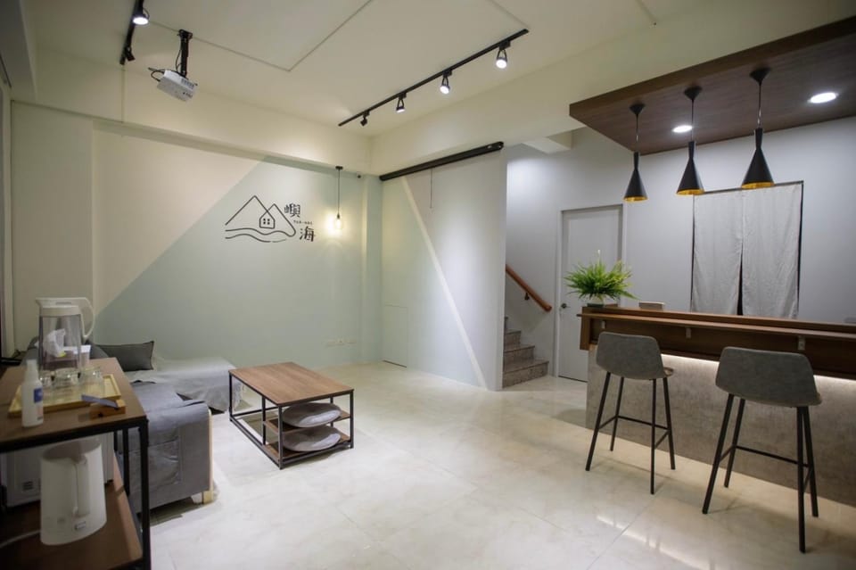 Communal lounge/ TV room, Living room, Seating area, Dining area
