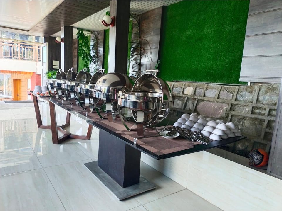 Restaurant/places to eat, Restaurant/places to eat