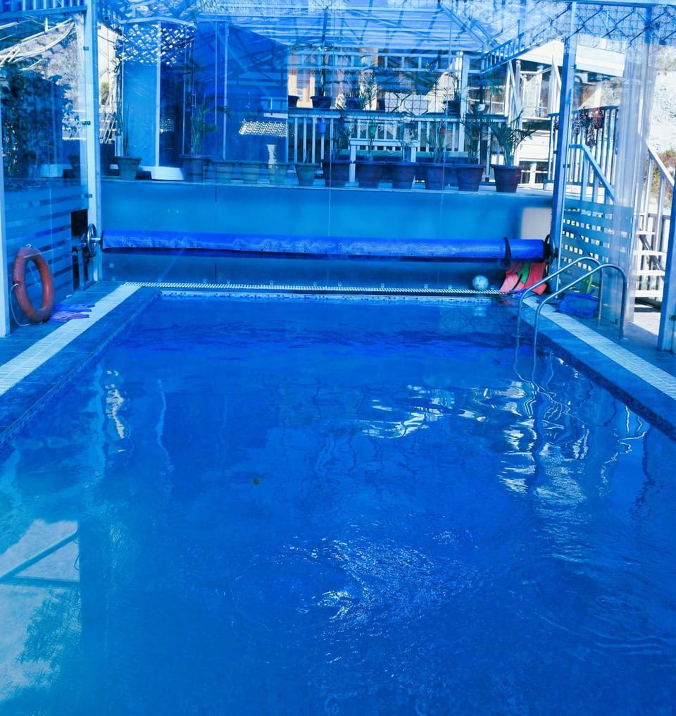Tennis court, Swimming pool, Swimming pool
