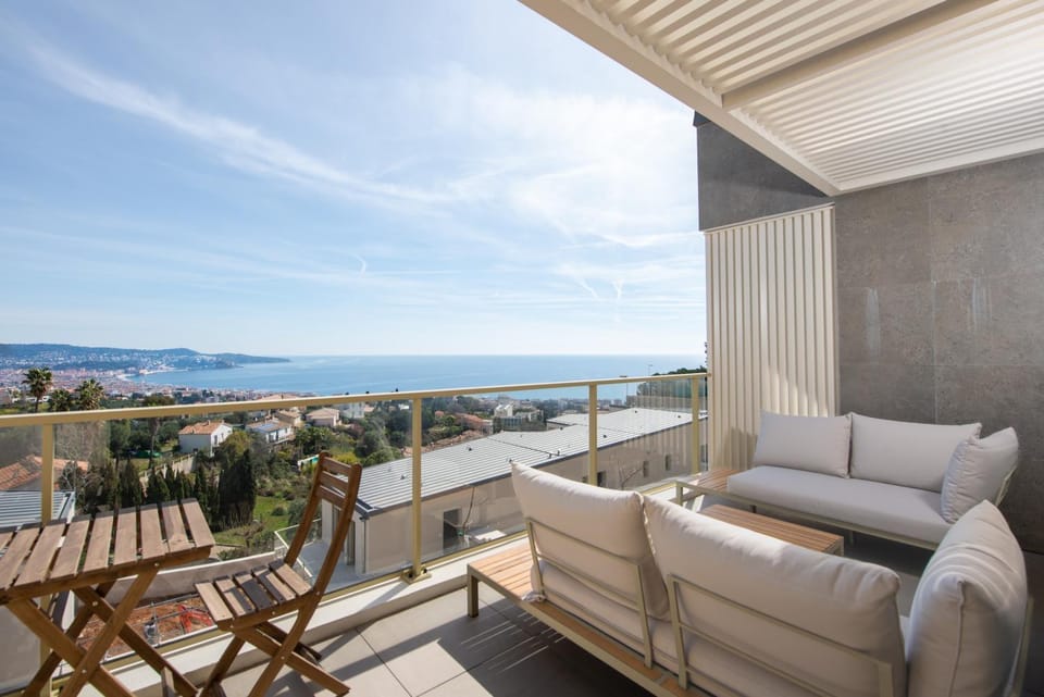 Blue Pearl Vue Mer By Avecoeur Apartment in Nice