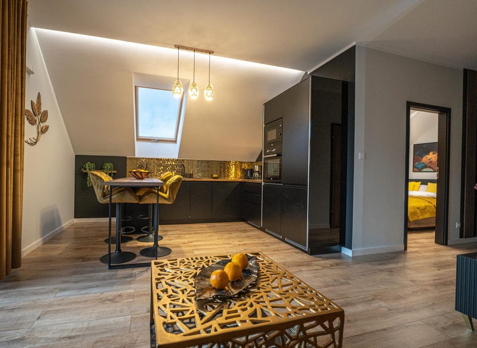 Communal lounge/ TV room, Balcony/Terrace, Living room