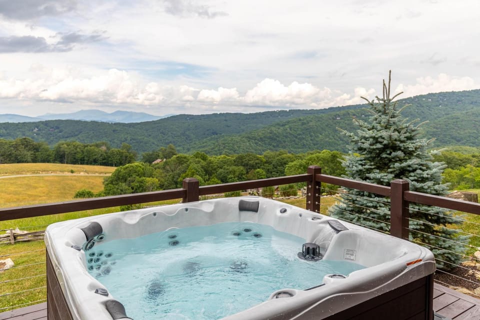 Sunrise Lodge at Eagles Nest House in Beech Mountain