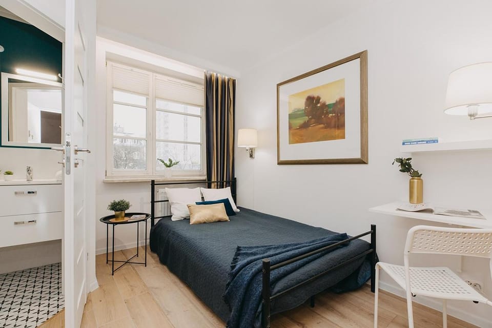 Bed, Photo of the whole room, Decorative detail, Bedroom