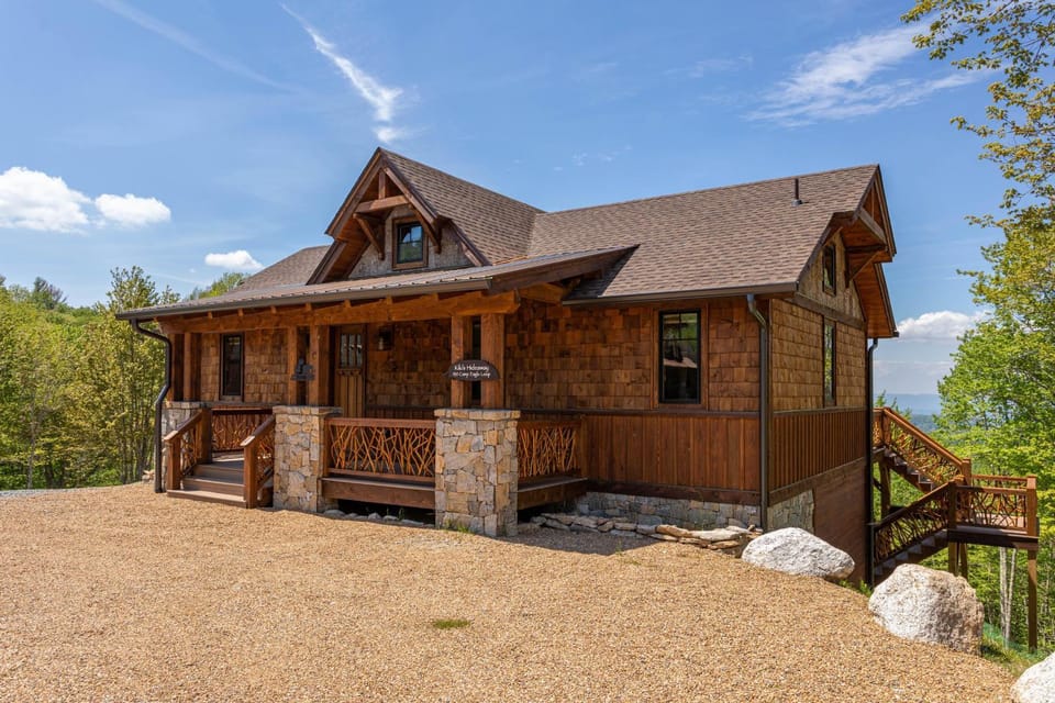 Kikis Hideaway at Eagles Nest House in Beech Mountain