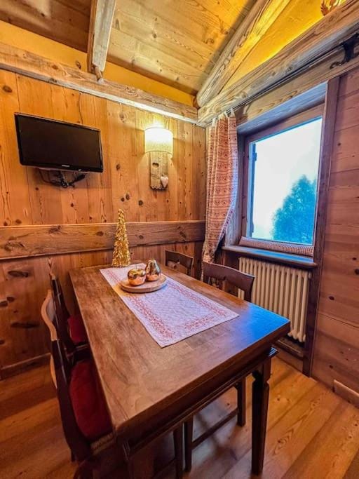 Dining area, Evening entertainment