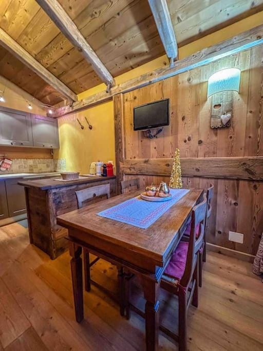 Communal lounge/ TV room, Kitchen or kitchenette, Dining area