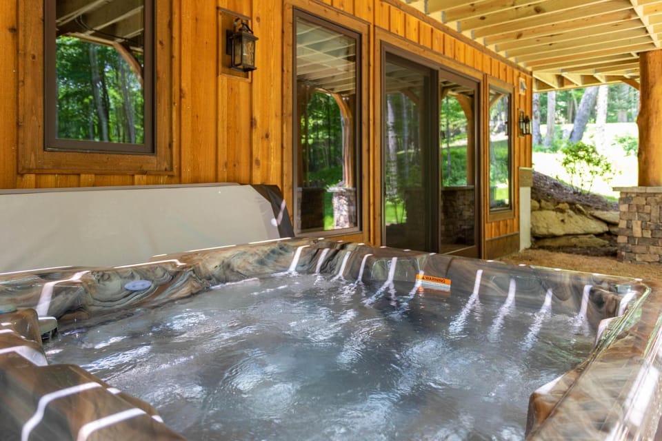 Bear Creek Cabin at Eagles Nest Cabin in Beech Mountain