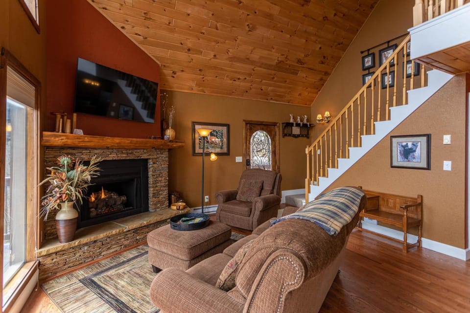 Grand Panorama House in Beech Mountain