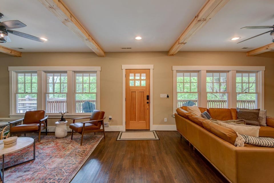 Orchard House House in Watauga