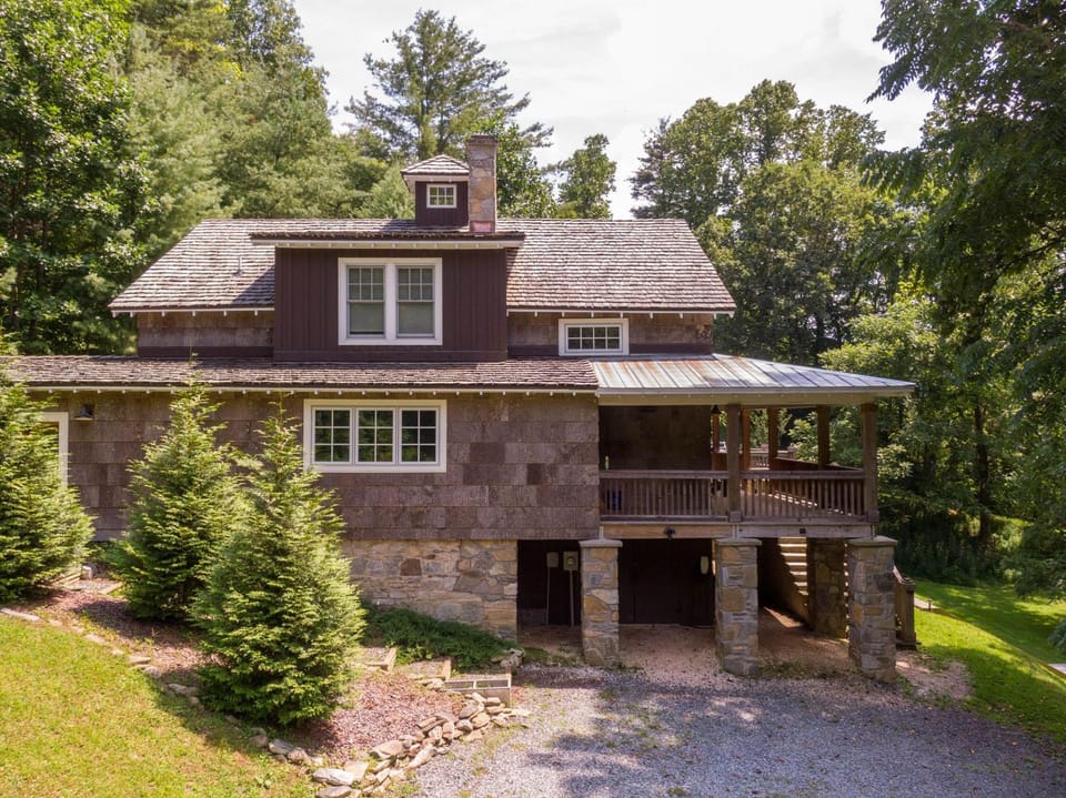 Orchard House House in Watauga