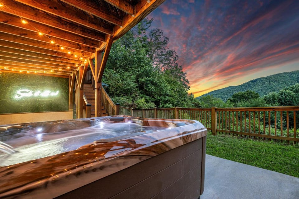 Vista View House in Watauga