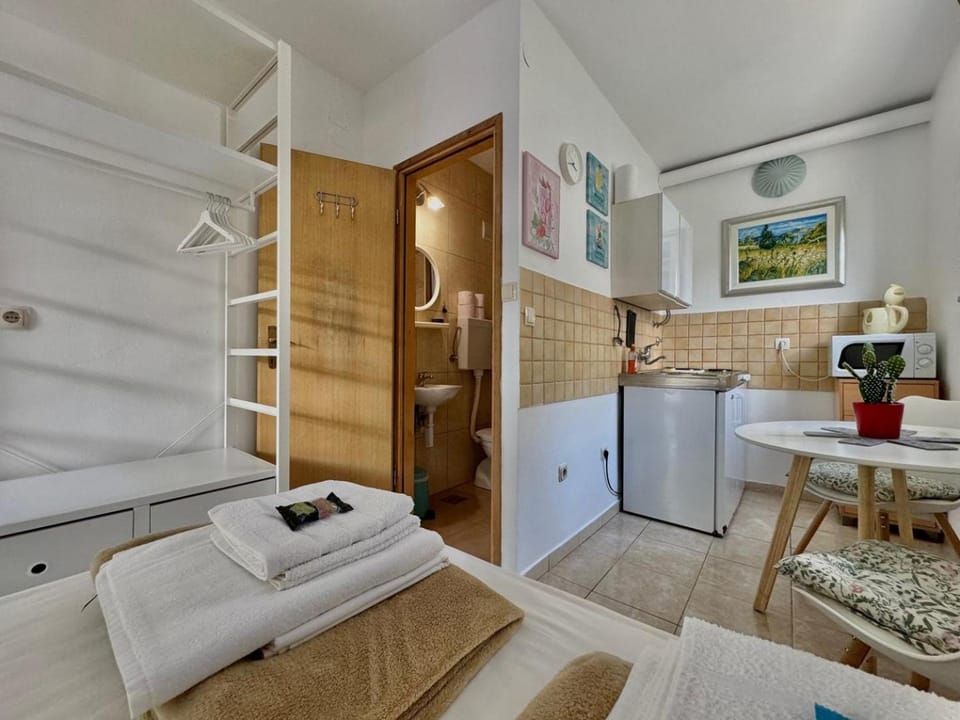 Bathroom, Kitchen or kitchenette