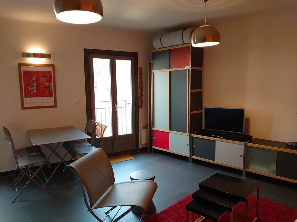 TV and multimedia, Living room, Dining area