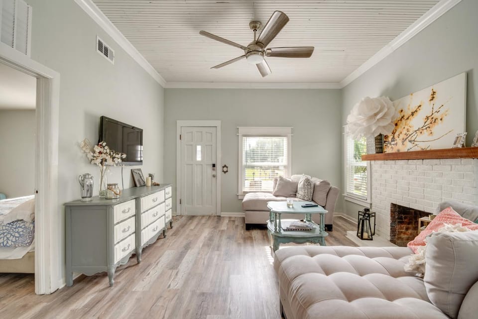Walk to River & Shops: Downtown Dunnellon Escape House in Dunnellon