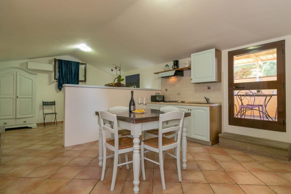 Property building, Kitchen or kitchenette, Living room