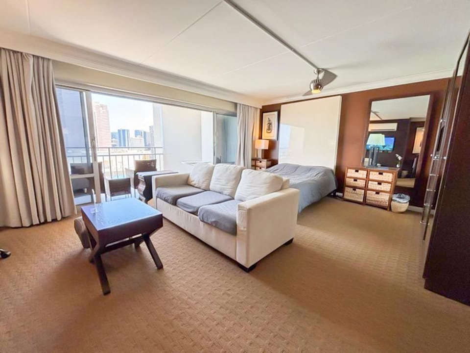 Bed, Living room, Photo of the whole room, Seating area