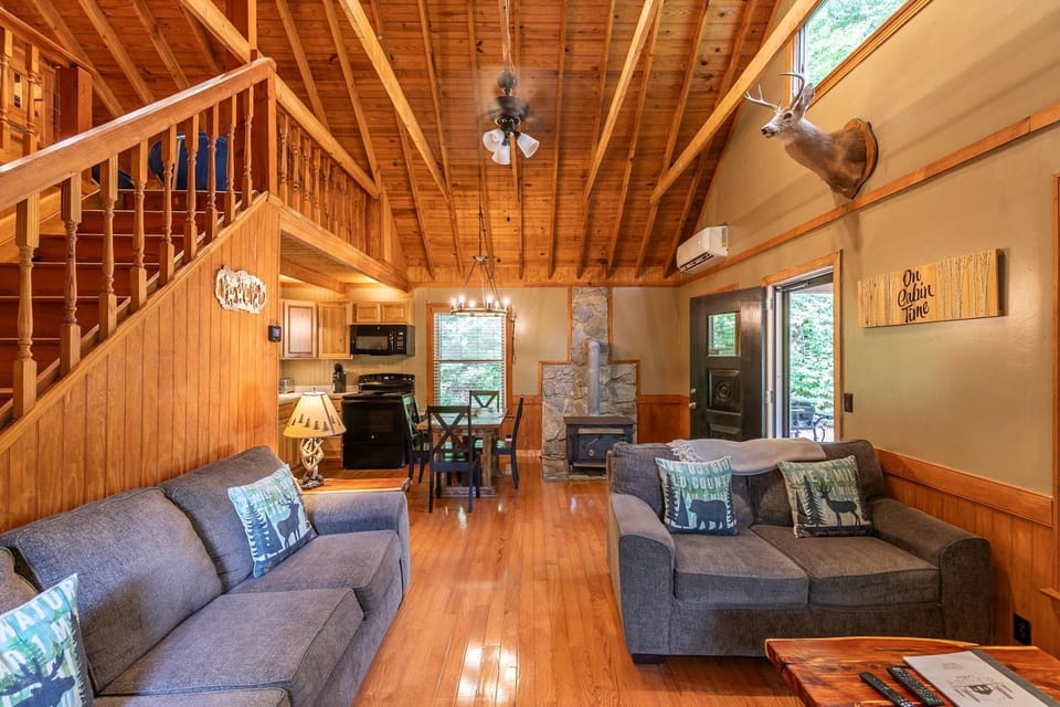 Blue Flower Cabin Cabin in Watauga