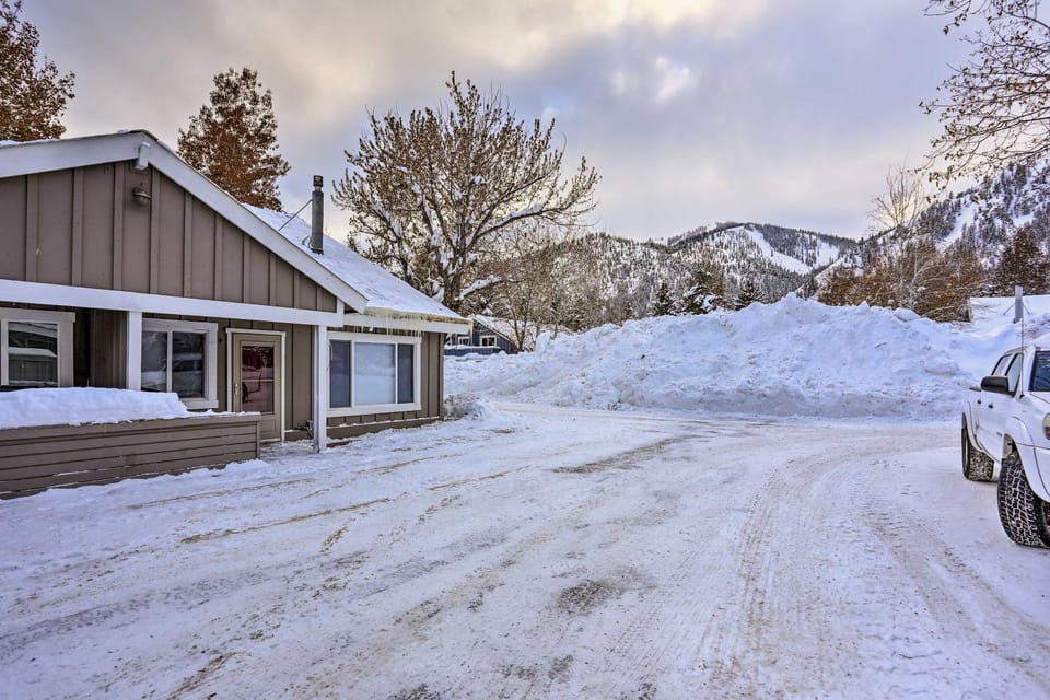 Ketchum Mountain Retreat: Central Location! House in Ketchum